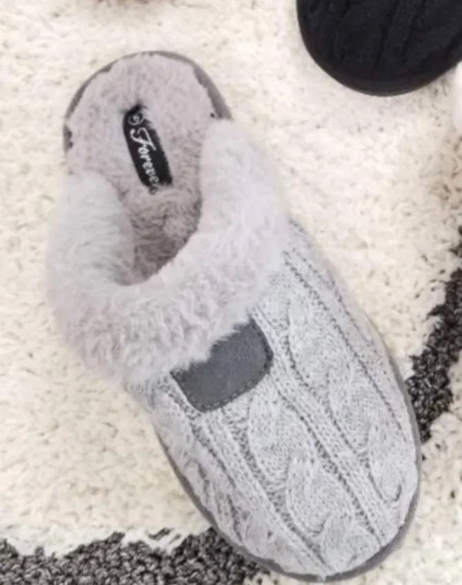 Cabin Fever Cable Knit Slippers: Gray